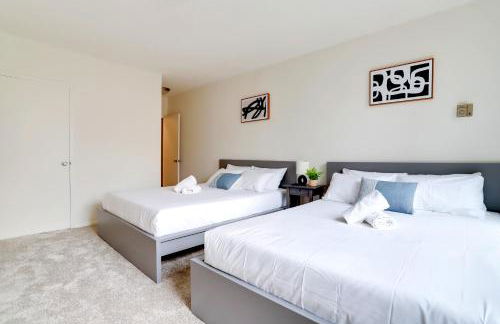 Arlington Stay with Easy Metro and Business Access - Photo 22