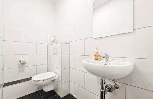 Tolstov Apartments - City Center Apartments with 5 Rooms - 10 Min Messe DUS - Foto 41