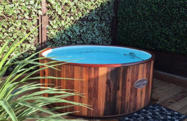 Spinnaker Barn, boutique, cute barn with hot tub - Foto 1