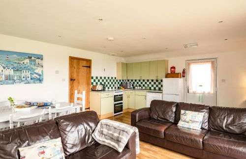 Campion Lodge - Photo 5