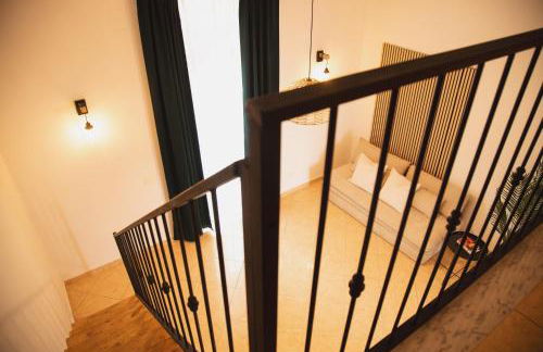 Aviothic Home - Photo 32