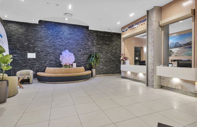 Reflection Tower Two - Foto 2