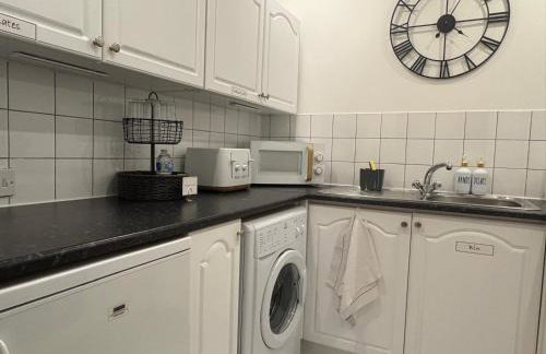 Misk Homes #3 Near Heathrow Airport, shops & Brunel University - Free Parking - Foto 23
