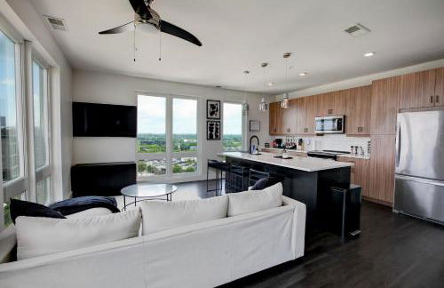 Upscale Midtown Retreat , Free Parking & Close to Mercedes-Benz - Foto 15