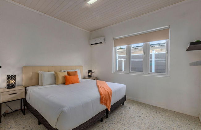 3BR Home w Pool in Downtown 5min Walk 2 Beach - Foto 9