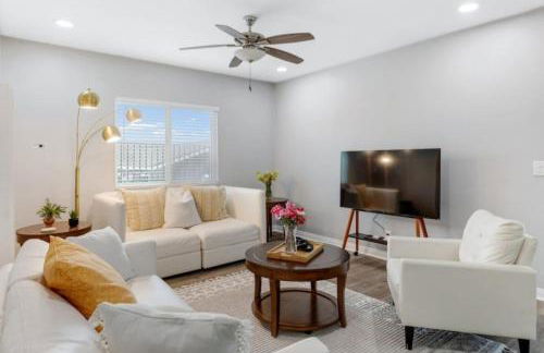 Leyla Pool Spa Min to Downtown Freeways Beaches - Foto 9