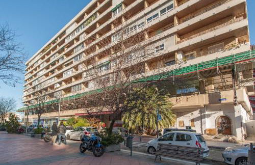 Tu Escapada Urbana - Plaza de Castilla III, Diseño y Localización - Photo 32