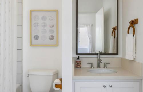 Exclusive 2BD 3BA with Balcony - Photo 18