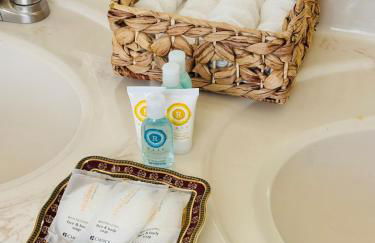 Modern 5BR Retreat with Office Fully Furnished - Foto 48