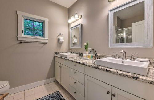 Trillium Home with Golf Course Views and Fireplaces! - Foto 28