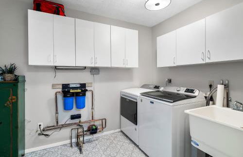 Beautiful Ranch with Outdoor Patio and Room for 6 - Photo 38