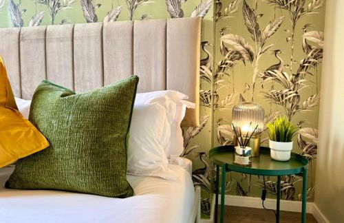 Stunning 4-Bedroom Home - 10 mins to Sandbanks Beach - Photo 21