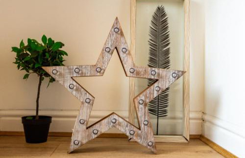 Stylish Comfort: 2BR Home in the Heart of Wigan - Foto 28