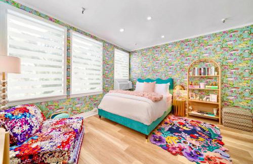 King Bed Mermaid suite - heart of Palm Beach, free parking included - Photo 5