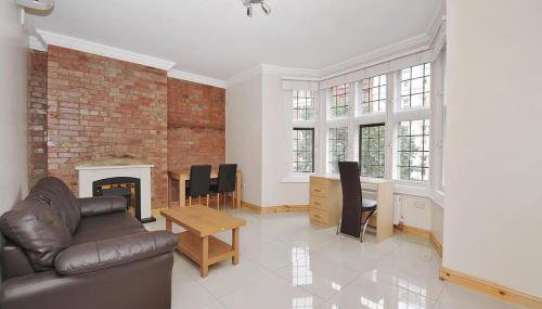 1 bedroom apartment in Leicester Square - Photo 4