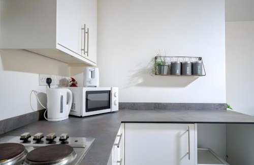 Modern Derby Studio - Sleeps 4, Close to Amenities & Parking - Foto 16