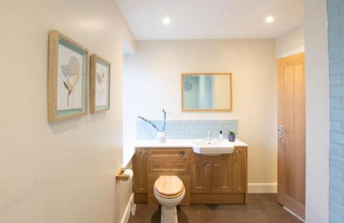 Stunning Edinburgh 1820s stables converted house - Foto 26