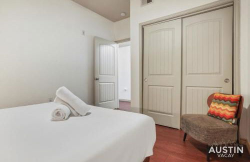 Stylish 4BR with Smart TV and Free Garage Parking - Foto 24