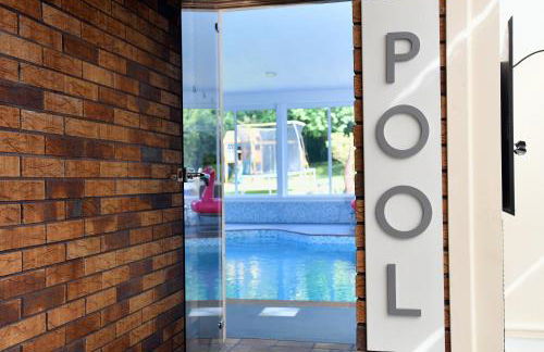 Luxury property - Swimming Pool, Outdoor Kitchen, Games Room & Hot Tub - Foto 18