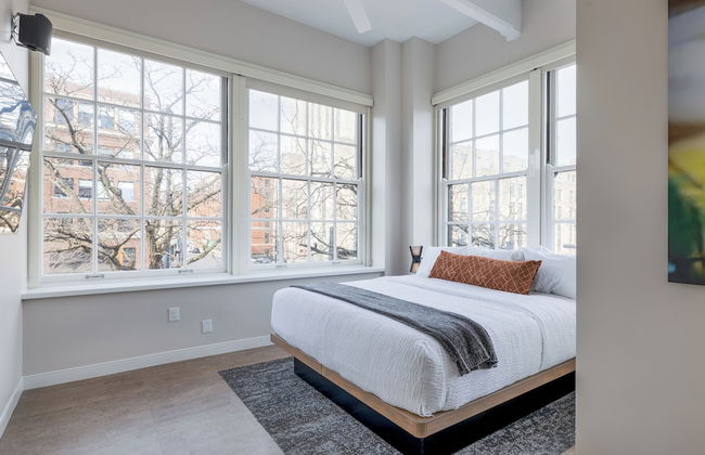 Unique Historic Experience Conveniently Located in the Heart of Cincinnati - Foto 20