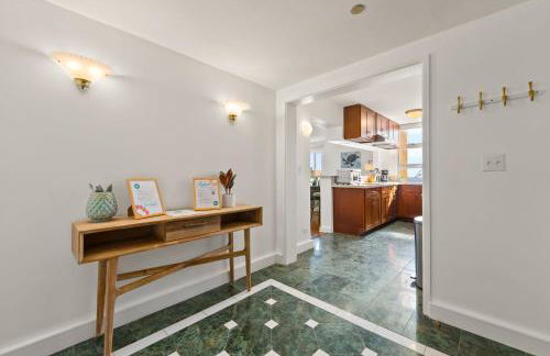 Honu Hale Penthouse 2 BDR Ocean View Waikiki - Photo 41