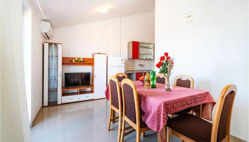 Cozy Apartment In Nevidane With Kitchen - Foto 3