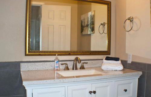 No Checkout Work! NEW Family Friendly Stay! - Photo 16