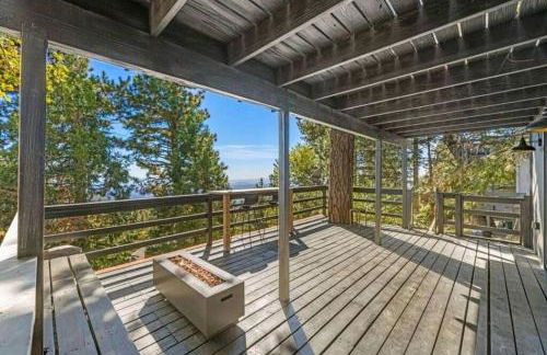 Updated Mountain Cabin Retreat with 180 views off Deck and Balcony - Foto 12