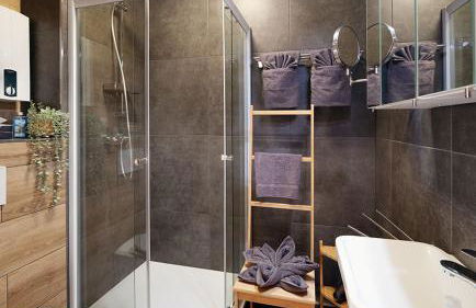 KATARINAS HOUSE mit 2 FeWo stilvoll, gemütlich & zentral Boxspringbett, Parkplatz, Balkon oder Garten - Foto 7