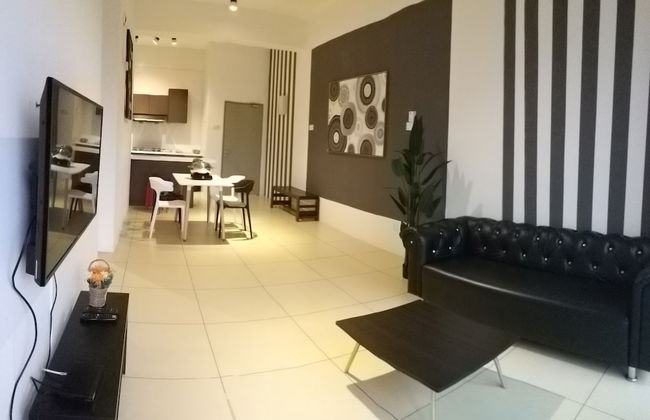 Misty Wonderland Next to Night Market - Foto 16