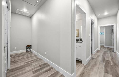 Beautiful New 3 Bedroom Townhouse w/ Private Pool - Foto 16