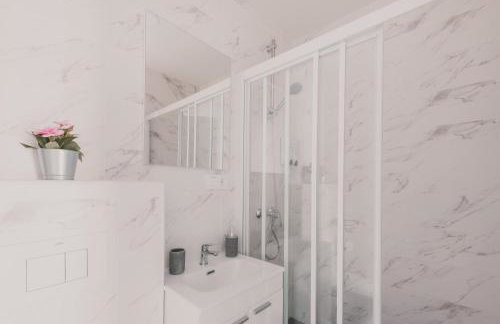 Amplio Piso de 7 habs, 4 baños sobre calle Gran Vía - Foto 16