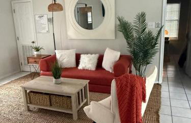 PEBBLES' BEACH HOUSE - Photo 13