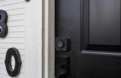 Spacious and Comfy Close to Everything Backyard - Foto 3