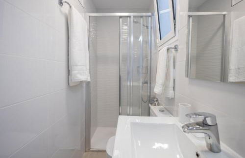 Sea Views Private Terrace 2BR House near the Beach - Foto 29