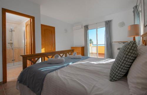 Villa Sol y Mar with heated pool and jacuzzi - Foto 14