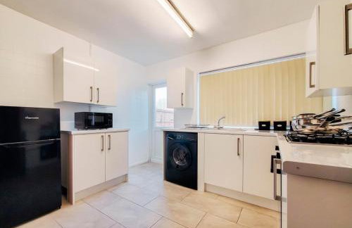 Spacious 3 Bedroom Home - Near Nec, Birmingham Airport & Solihull - Foto 28