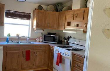 Lake House - Photo 11