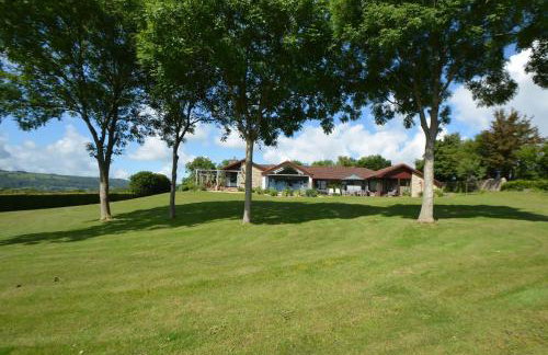 Kingsley Lake View & Paddocks - A group retreat with hot tub, sports bars & spectacular lake views in the Mendip Hills AONB - Foto 37