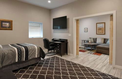 734 East Broadway, Unit 101 - Foto 24