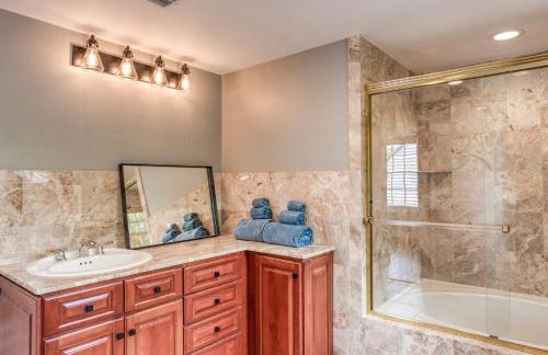 Colonial Quarter hideaway with modern comforts & balcony - near the beach - Photo 25