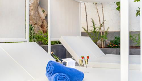 Apartamentos Cabau Altair - Foto 3, sunbed, towels