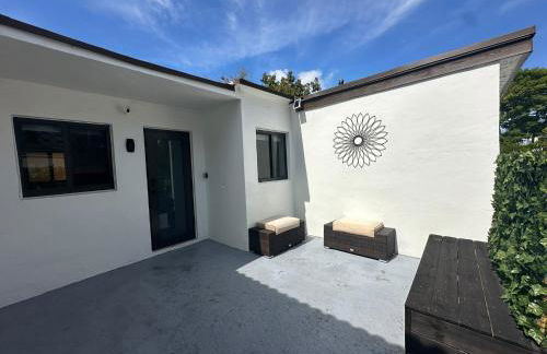 Artful Luxury in Miami Most Iconic Spot - Photo 7