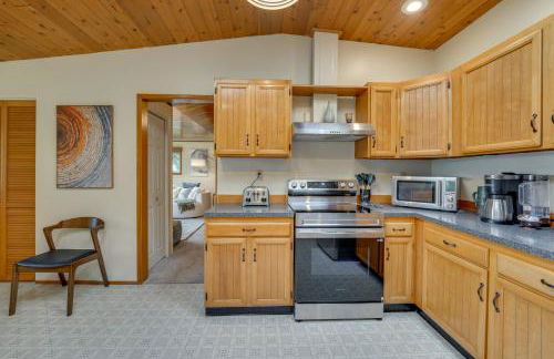 Beach and Bay Access! 5-Acre Whidbey Island Retreat - Foto 9