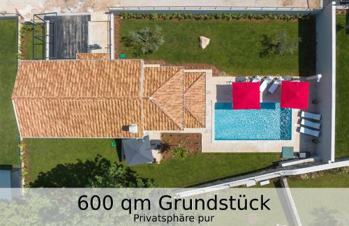 Villa Falco für Familien, bis 6 Personen, 3 Schlafzimmer mit Bad en Suite, Pool mit Loungebereich, Grillterrasse, schnellem Wlan, 2 Parkplätze, - Foto 17