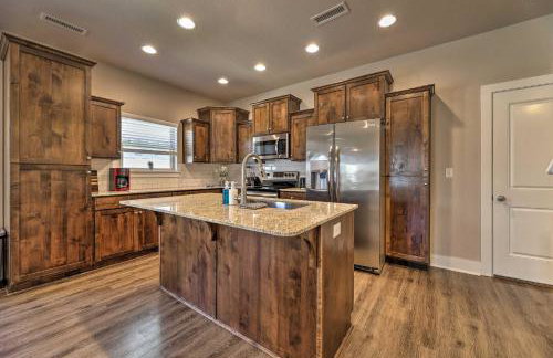 Fayetteville House Pool Access and Gas Grill! - Foto 8