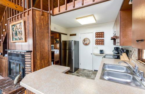 Mountaintop Views, Hot Tub, Deck, Fire Pit & WiFi - Foto 11