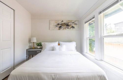 Cozy Craftsman Cottage 10 minutes away from DT! - Foto 3