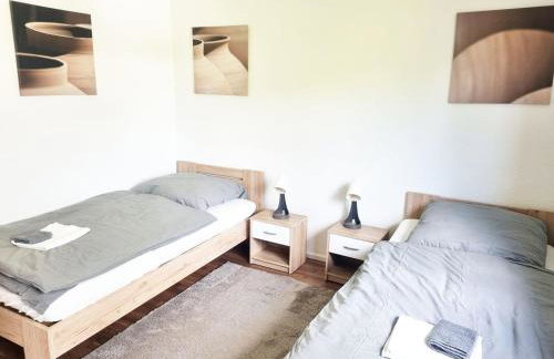 cozy Apartment with Balcony - Foto 2