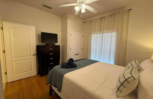 2335 Amazing 5BD Family Townhome Close to Disney - Foto 8